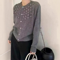 高级感立体花朵钉珠针织开衫女春秋新款宽松显瘦设计感毛衣外套潮