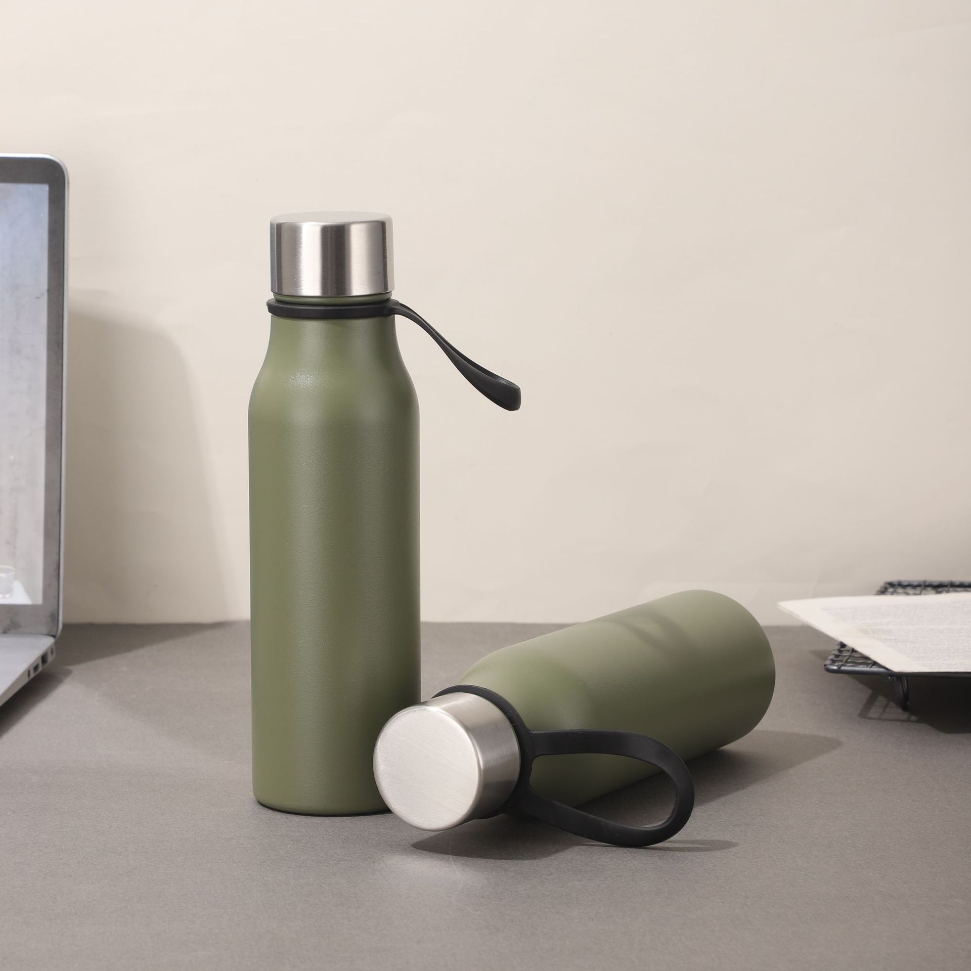 Estudiante simple botella de agua deportiva hogar 304 taza de vacío de acero inoxidable al aire libre taza de agua portátil taza de té fábrica al por mayor