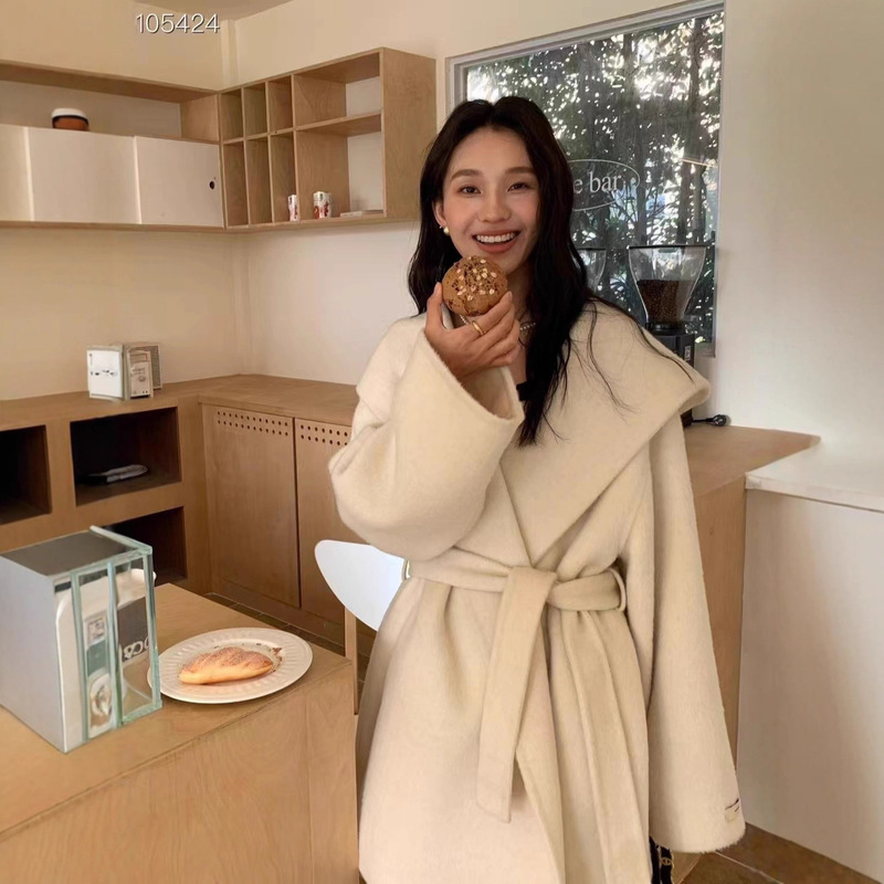 Wool Outwear for Women 2025 Winter New Style High-End Elegant Lace-Up Loose Hepburn Style Double-Sided Woolen Outwear