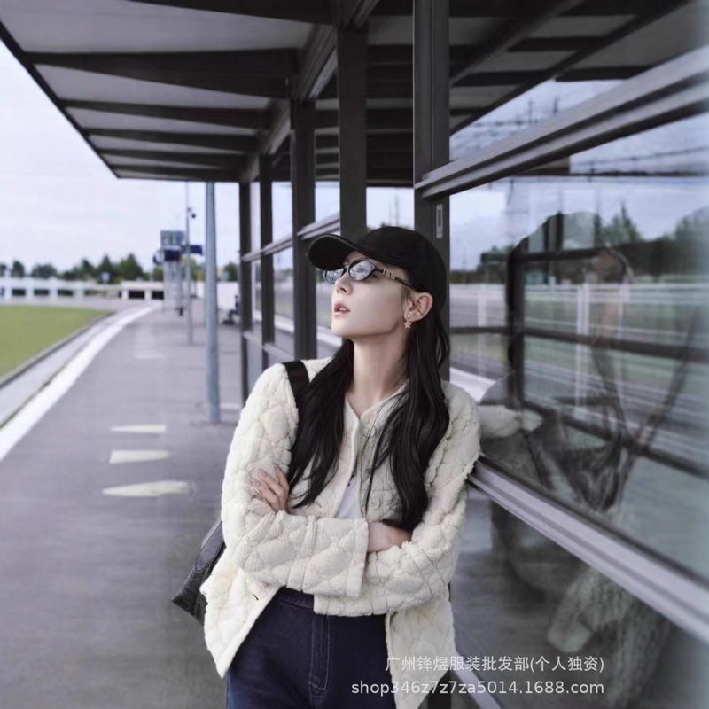 Nanyou Haute Couture Cd Celebrity Style Autumn/Winter Lamb Wool Knit Sweater Round Neck Diamond Pattern Jacket Top for Women Hot Item