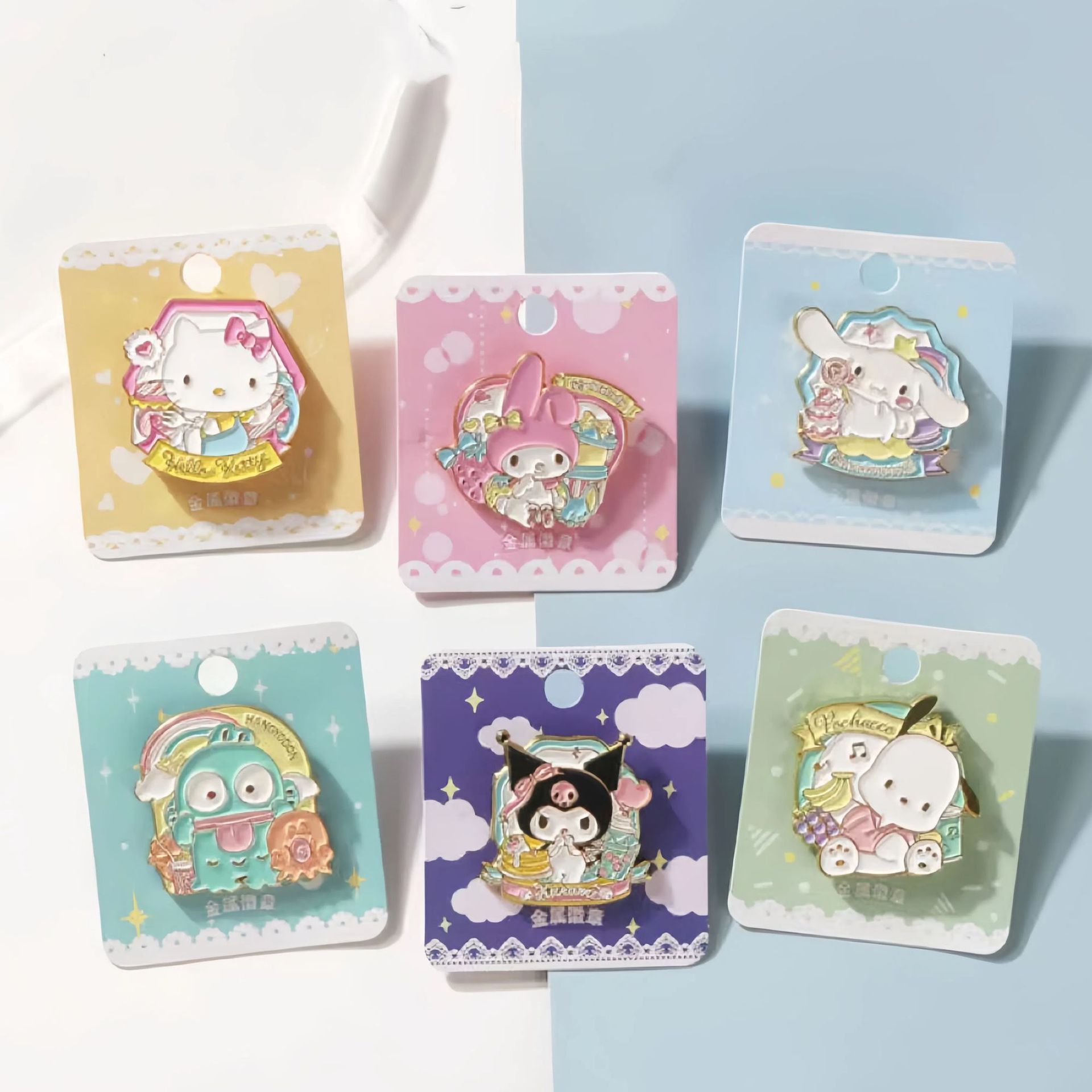 Broche de la serie Sanrio Coulomi Melody Yugui Dog Insignia de dibujos animados japoneses Ropa para niños Bolsos Accesorios