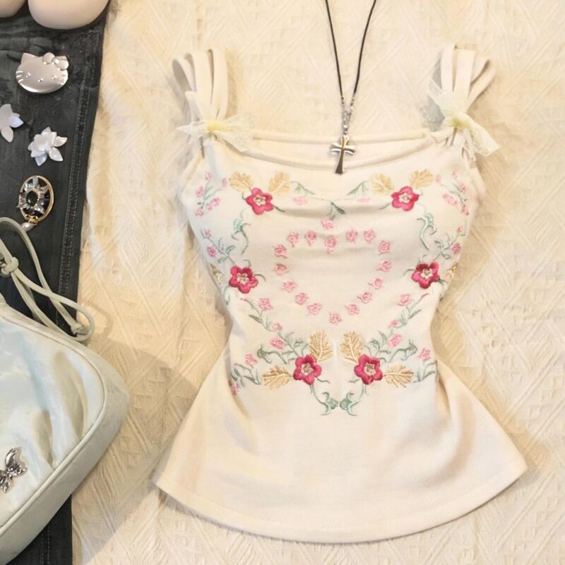 American Retro Vintage Sweet and Spicy Girl Style Slim Fit Lace Camisole with Heart and Floral Print Top