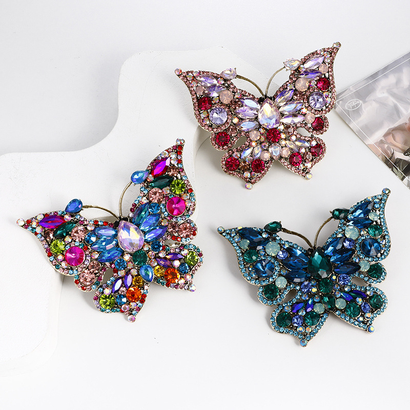 Broche de mariposa con cristales de estilo retro