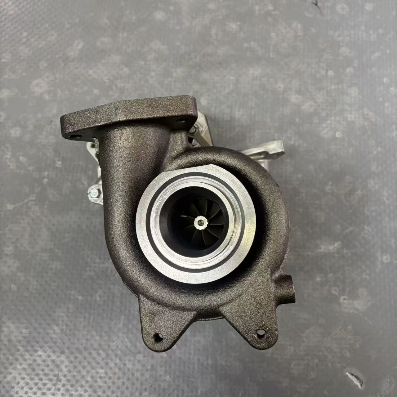 Suitable for Toyota Hilux 2.8t Turbocharger Ct16V.17201-11070.17201-L071, Etc