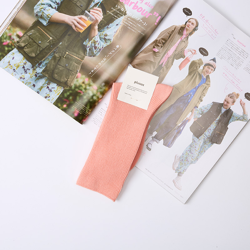 Venta al por mayor calcetines de pila de mujer nueva japonesa otoño color sólido calcetines de algodón de longitud media calcetines de color caramelo de aguja doble de mujer