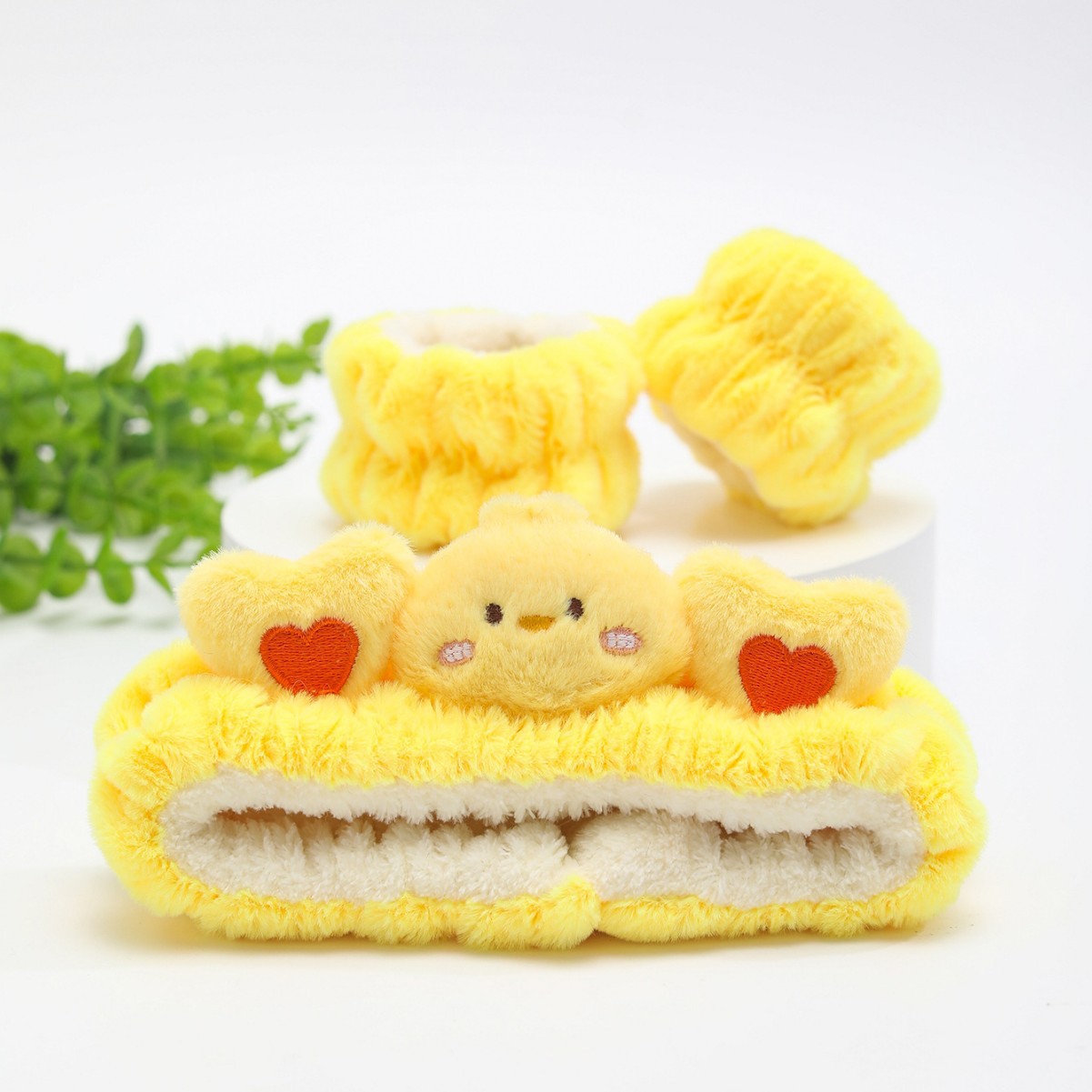 Otoño e invierno lindo oso lavado de cara con banda para el cabello, terciopelo de conejo de jade, banda para el cabello de dibujos animados tridimensional a juego, maquillaje, mascarilla facial, accesorios para el cabello