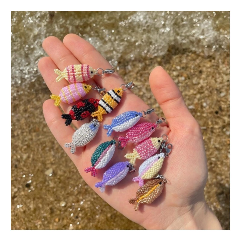 ヨーロッパとアメリカの新しいドーパミンネックレス、シンプルなカラフルな粒の小魚、ハイエンドのDIYペンダント、富の魚、縁起の良い魚|undefined