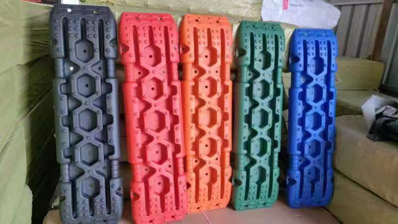 Off-road vehicle escape board self-driving car tire anti-skid board anti-sinking board outdoor emergency mud and snow self-rescue board