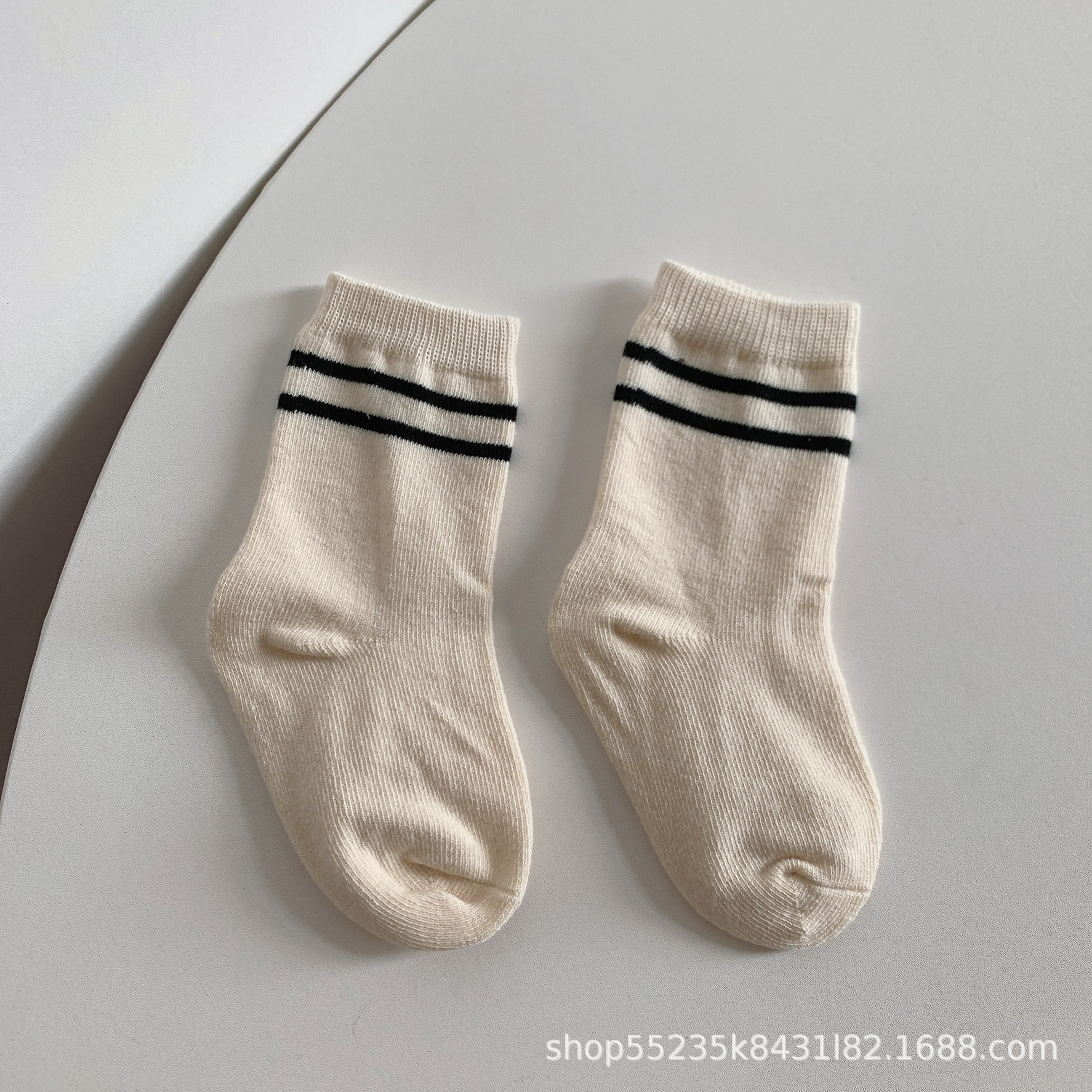 2023 nuevos calcetines de bebé calcetines de algodón de primavera y otoño engrosados calcetines de otoño e invierno para niños calcetines de moda versátiles calcetines de bebé a media pierna