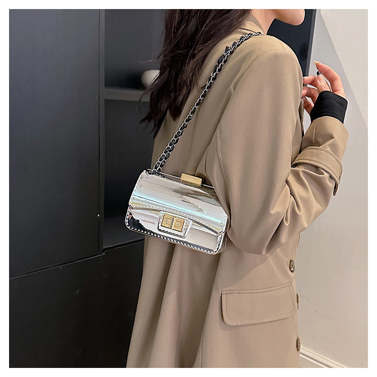 Ženska torba za rame, mala četvrtasta torba s lancem_voghion.com