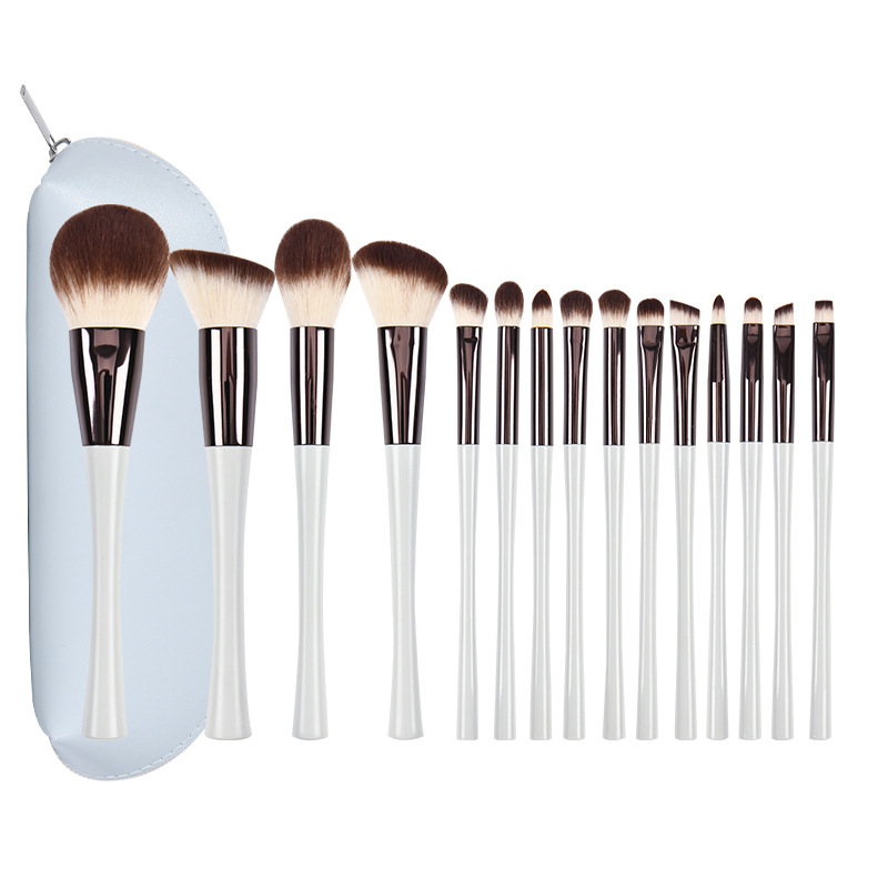 Set de cepillo de maquillaje de principiantes Eye Shadow Powder Blush Side Face Highlight Concealer Brush Set Complete Tool Brush
