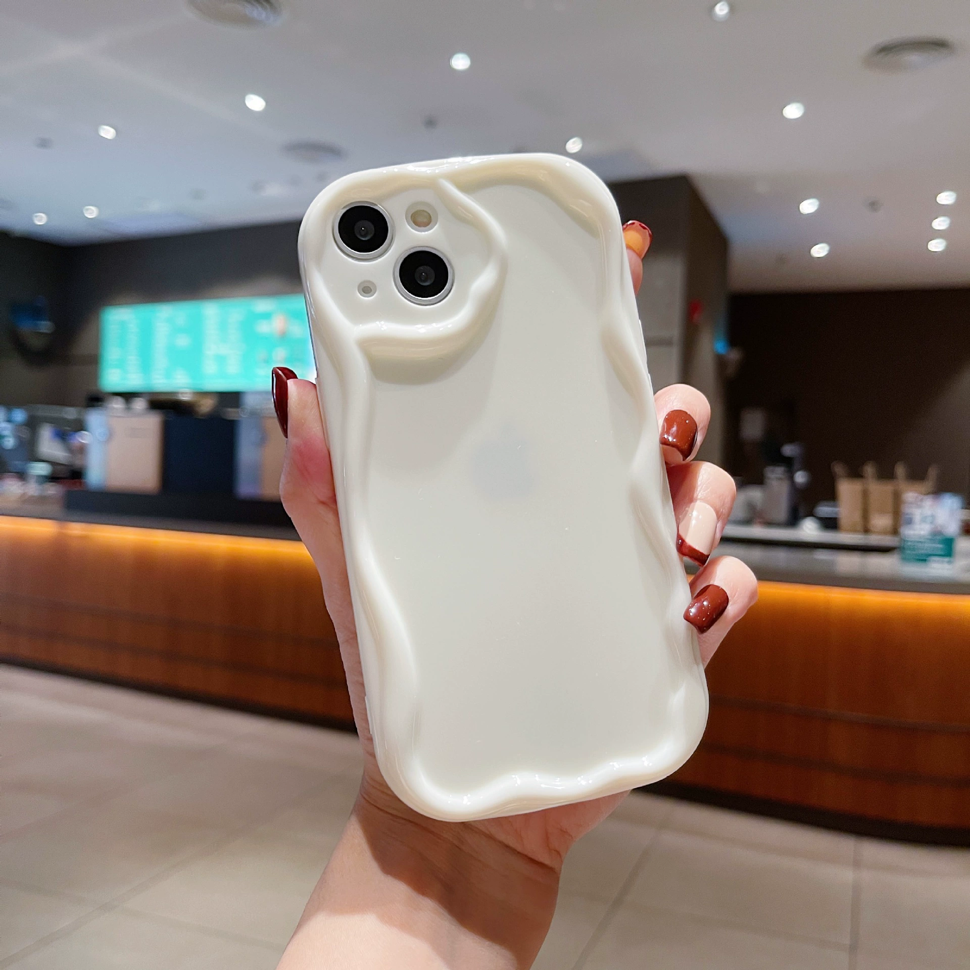 Чехол для iPhone 16, объемный кремовый чехол, совместим с Apple