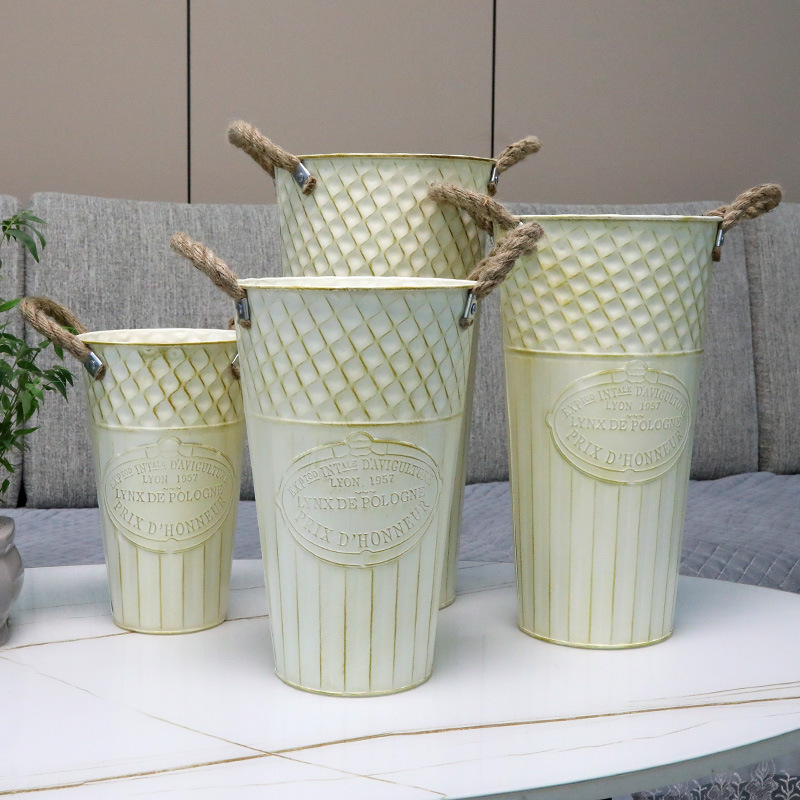 Fabricantes al por mayor retro forjado despierta flor seca flor de jardín de flores decoración del hogar colocado en el suelo de la flor de la flor de la bañera abrazar el barril