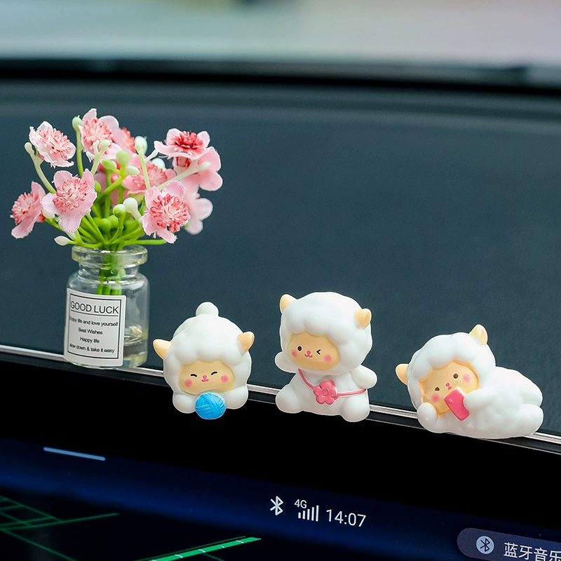 Автомобильные украшения Little Little Cartoon Cartoon Mini Cartoon Creative 2025 Новый автомобильный орнамент женский