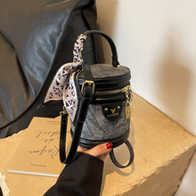 跨境直批圆筒复古洋气手提小包包女新款秋冬时尚休闲水桶包斜挎单