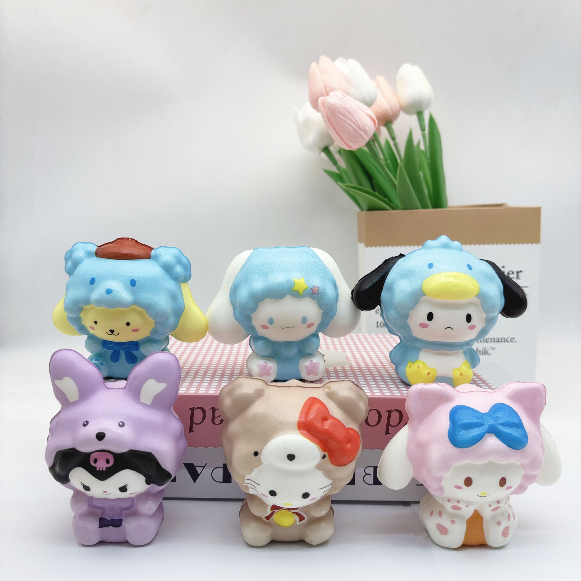 산리오 양 랜덤배포 (9cm 메쉬백)