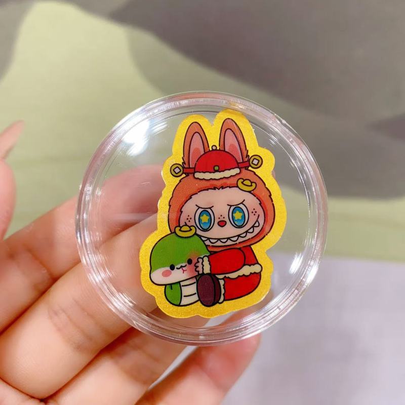 ラブブ labubu 携帯電話ステッカー 2mg 漫画かわいい新年幸運の色金フレーク水貝 999 純金卸売|undefined