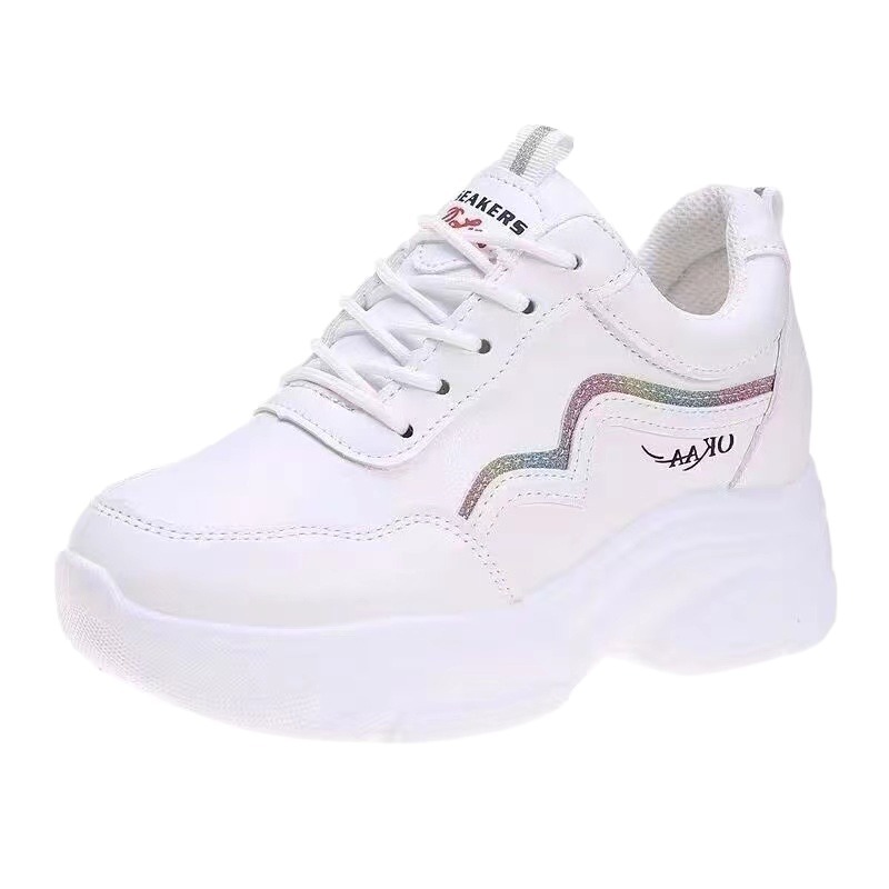 Zapatos de altura ocultos para mujer zapatos de verano versátiles estilo coreano 2023 nueva zapatilla de cuero de suela gruesa zapatos blancos casuales