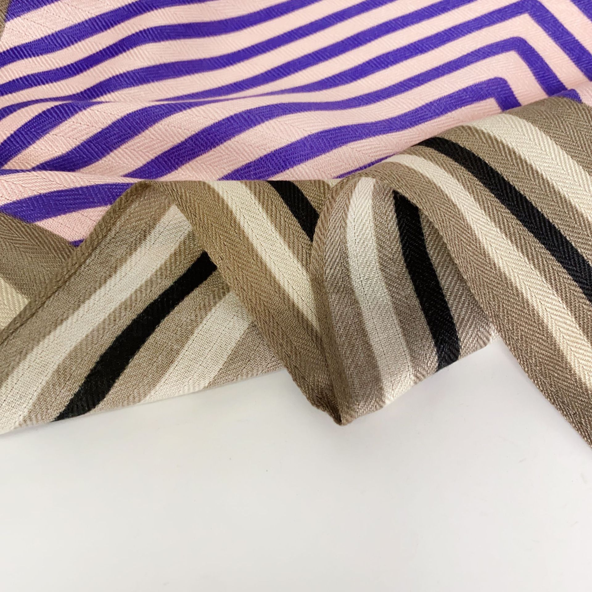 Small Square Scarf Cotton And Hemp Black And White Geometric Style_voghion.com