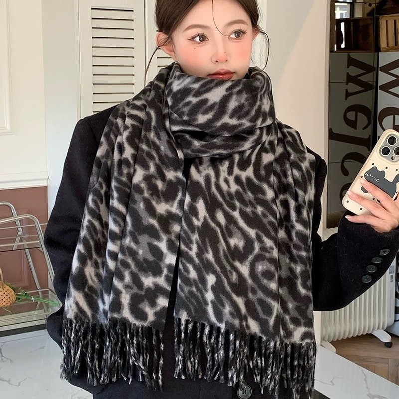 秋冬韩版磁吸扣保暖小百搭防寒时尚新款女士装饰围脖丝巾中长围巾|undefined