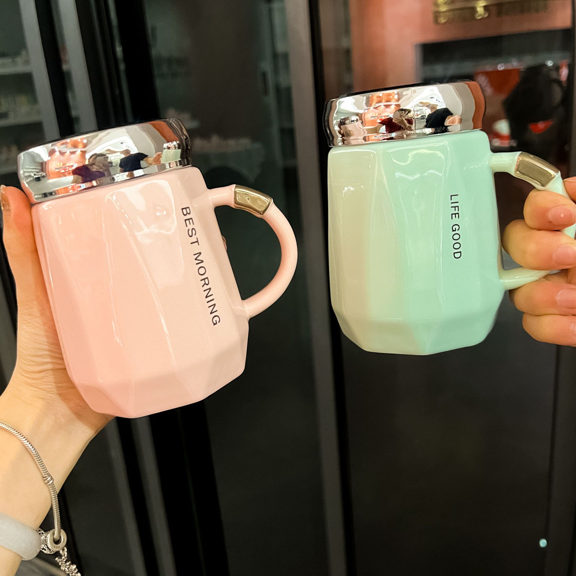 Taza de cerámica para parejas de alta gama - Con tapa - Para hogar y oficina - Gran capacidad y diseño Instagrameable - En caja de regalo