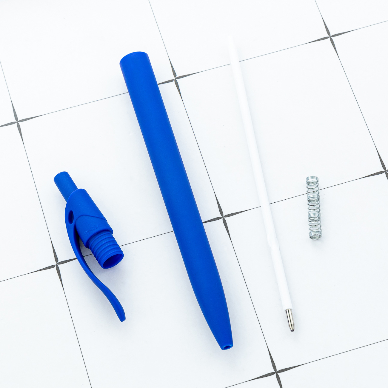 Bolígrafo de plástico multicolor se puede imprimir logotipo de escritorio de oficina bolígrafo de hotel promocional publicidad bolígrafo de regalo