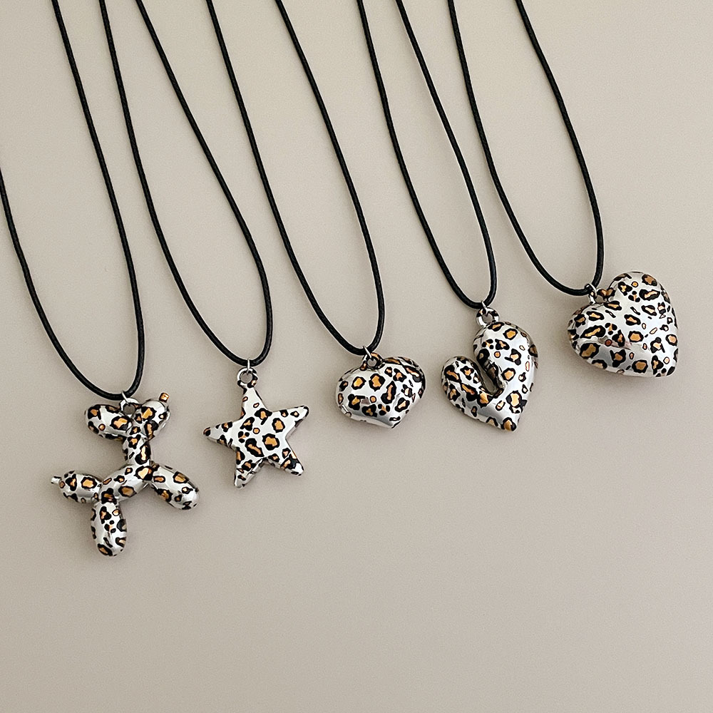 19g Weight Resin Pendant Material Pendant Necklace Classification Wax line Chain Material Woven Chain Chain Type 1 Piece Quantity Daily Occasion Resin, Wax line Material Star, Heart Shape, Leopard Pattern Women's Gender Retro Style Retro Star Heart Shape Leopard Resin Wax Line Woven Chain Pendant Necklaces Wholesale 10