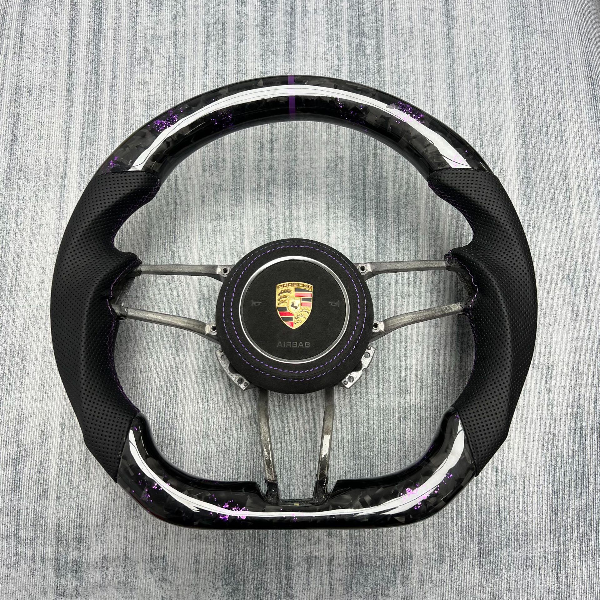 Carbon Fiber Steering Wheel Customization Suitable for Porsche Macan Cayenne Panamera Steering Wheel Processing