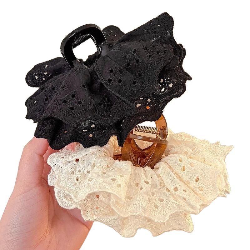 Francia retro encaje cabeza flores agarrar clip mujeres 2025 nuevo clip de cabello elegante temperamento tiburón clip de cabello