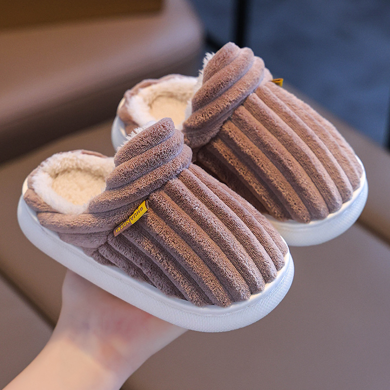 Zapatillas de algodón para niños en invierno para niños y niñas en el interior bolsas de pelo cálidas tacones de niños y medianos zapatos de algodón antideslizantes