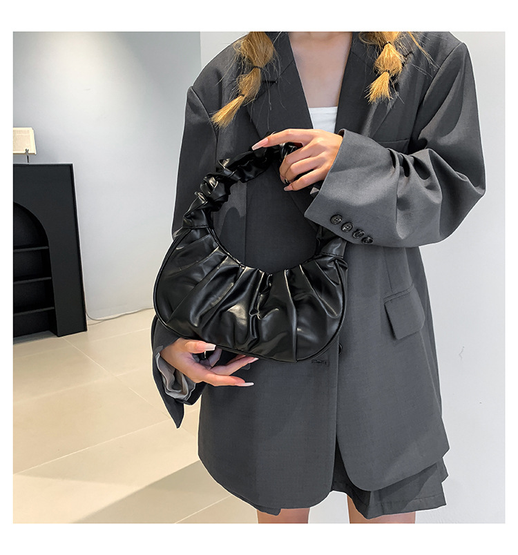 Solid Color Pattern All Seasons Season Women's Gender Women's Small Pu Leather Solid Color Streetwear Cylindrical Magnetic Buckle Shoulder Bag Underarm Bag