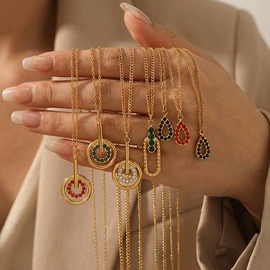 项链;耳环;戒指