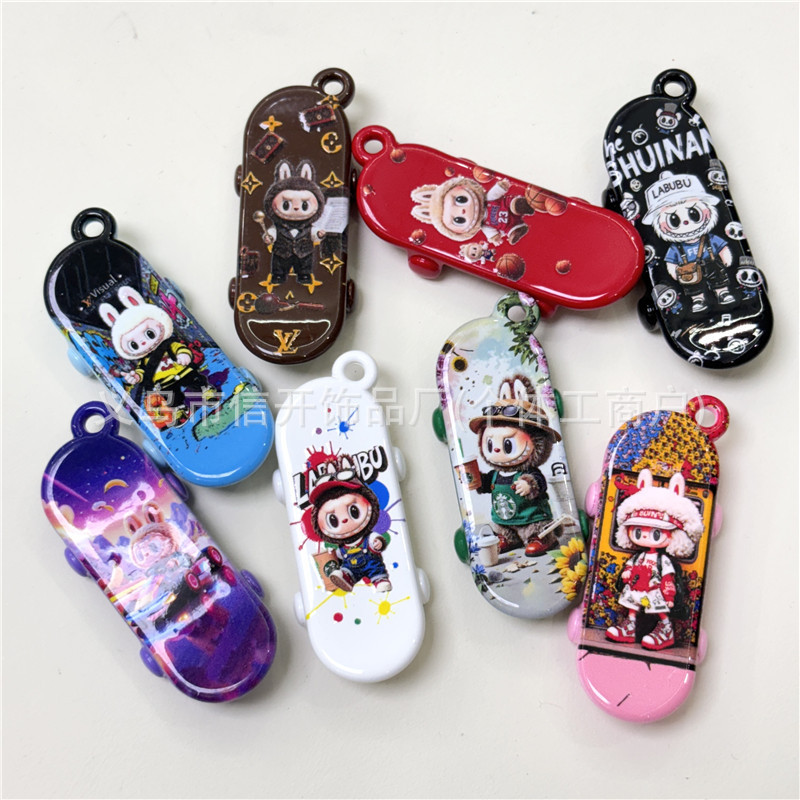 吊孔亚克力拉布布印花滑板挂坠 手工diy钥匙链手机链包挂饰品材料|undefined