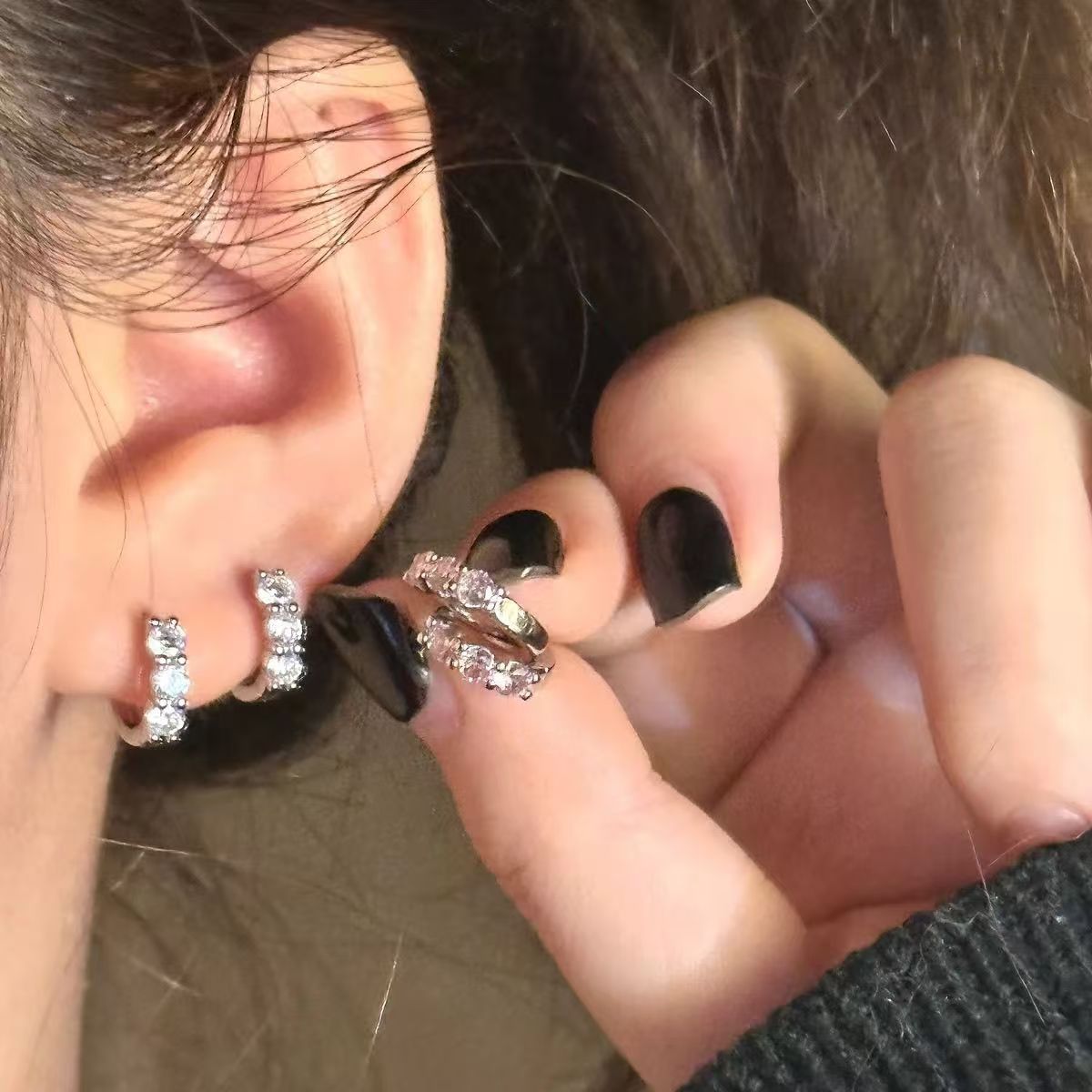 Sophisticated hoop earrings with zircon
