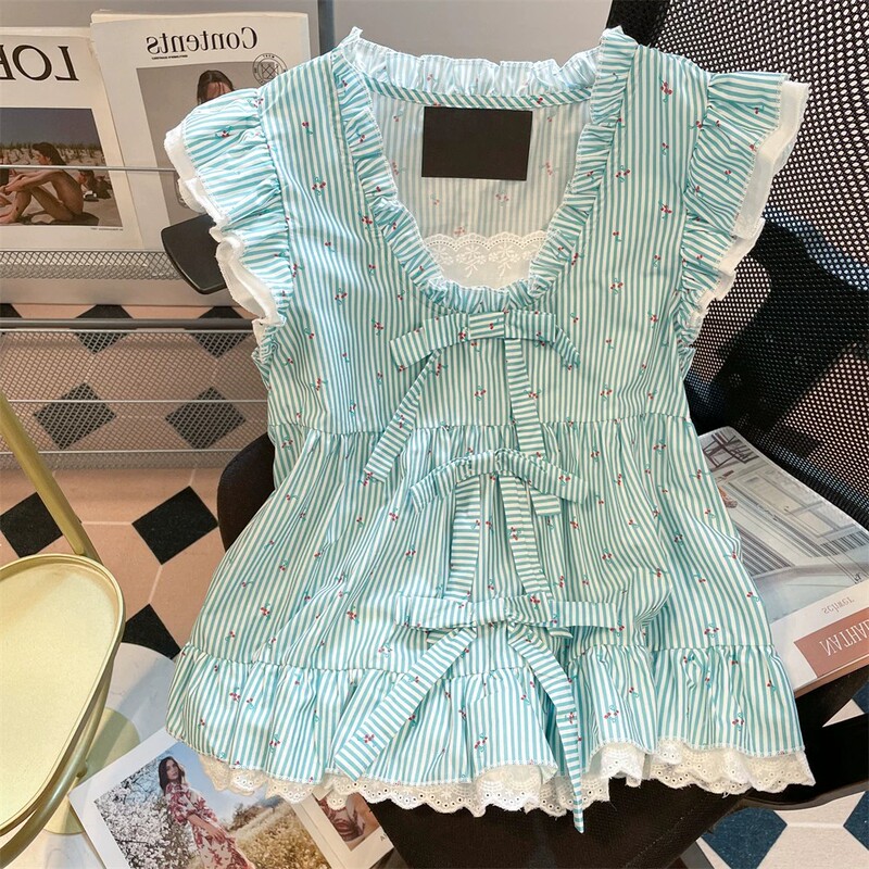 Korean-style gentle cherry-striped flutter-sleeve shirt for women, a unique and beautiful design that is youthful and trendy for summer Korean-style gentle cherry-striped flutter-sleeve shirt for women, a unique and beautiful design that is youthful and trendy for summer