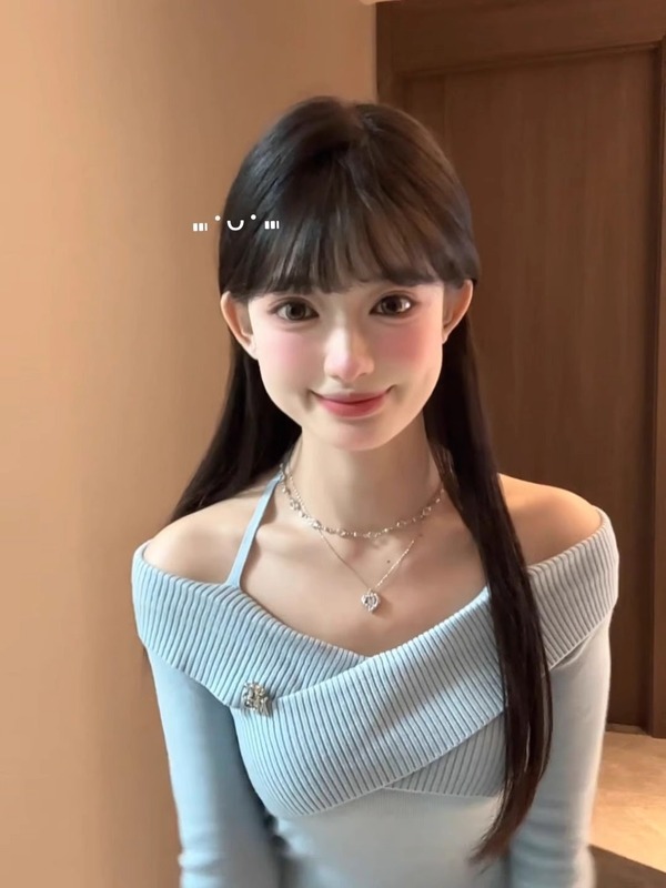 韩系蓝色一字肩挂脖针织衫女秋季设计感小众交叉修身显瘦短款上衣|undefined