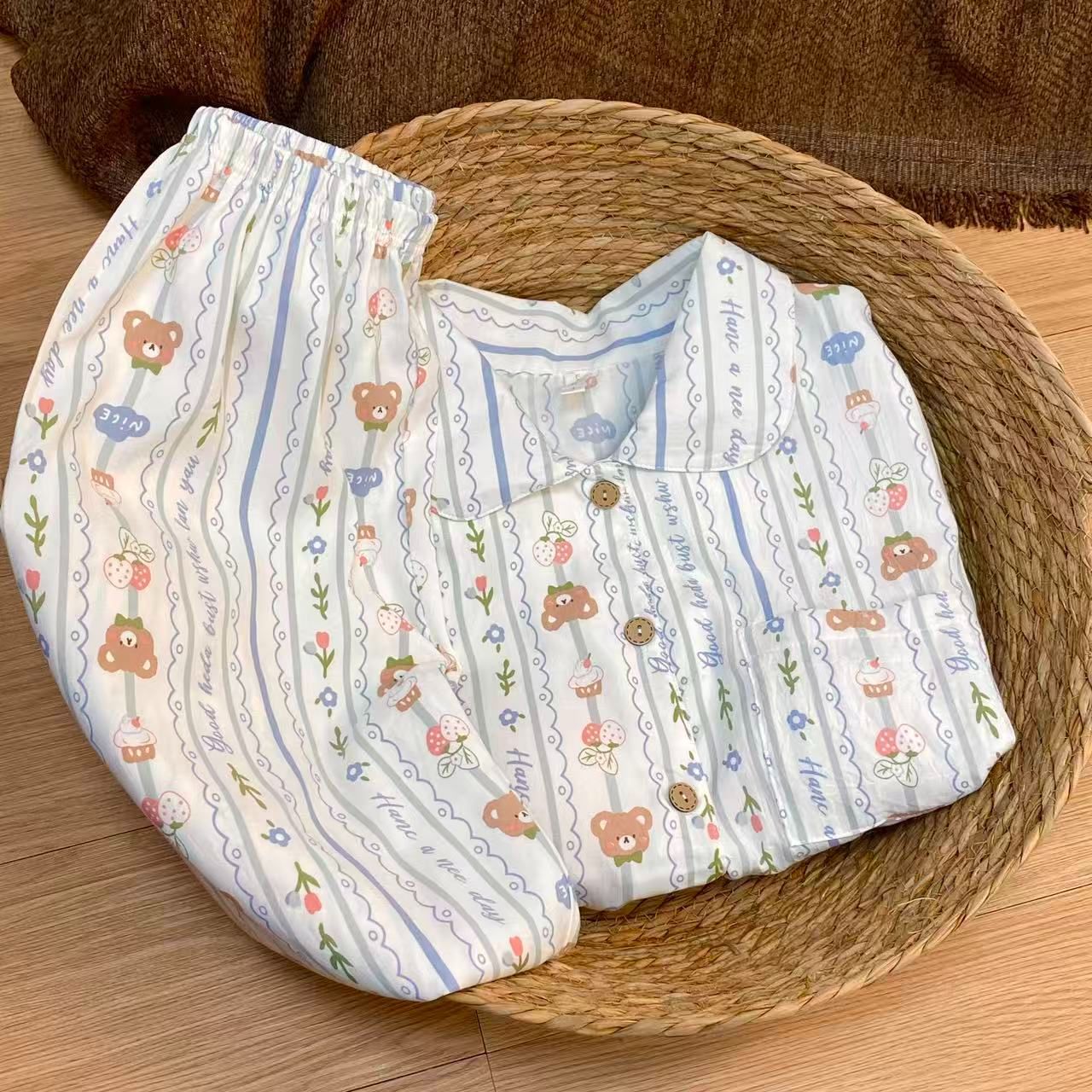 Al por mayor transfronterizo explosión con cojín de pecho primavera y otoño dulce nubes algodón pantalones de manga larga pijamas de niñas estudiantes set de ropa para el hogar