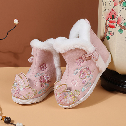 Children girls embroidered hanfu shoes Chinese wind and velvet autumn winter fairy boots princess costume antiskid child boots hanfu shoes of the girls