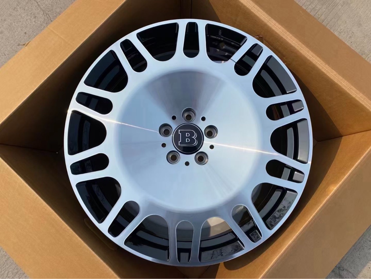 Suitable for Mercedes-Benz Maybach pie wheel 20 inch s680s600s450 Vito v260 suspension 1918