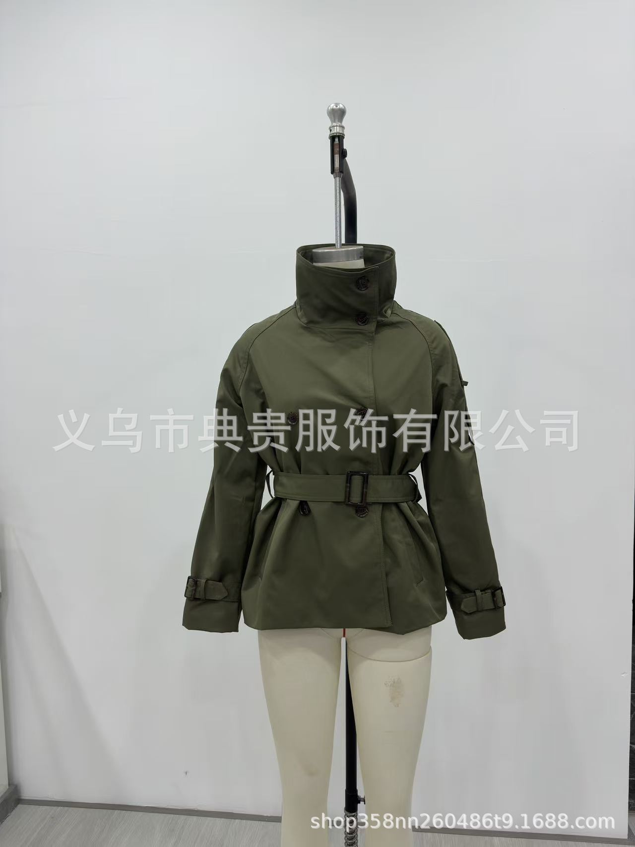 军绿色 / S