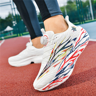 �H�ӿ�̼���\��Ь���D���ļ��W��͸���������ܛ���p���w���ܲ�Ь