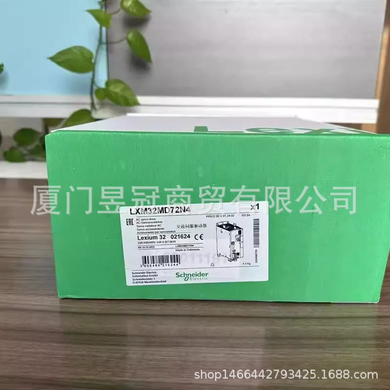 施耐de 伺服驱动器 LXM32MD72N4 全新原装包邮出售议价