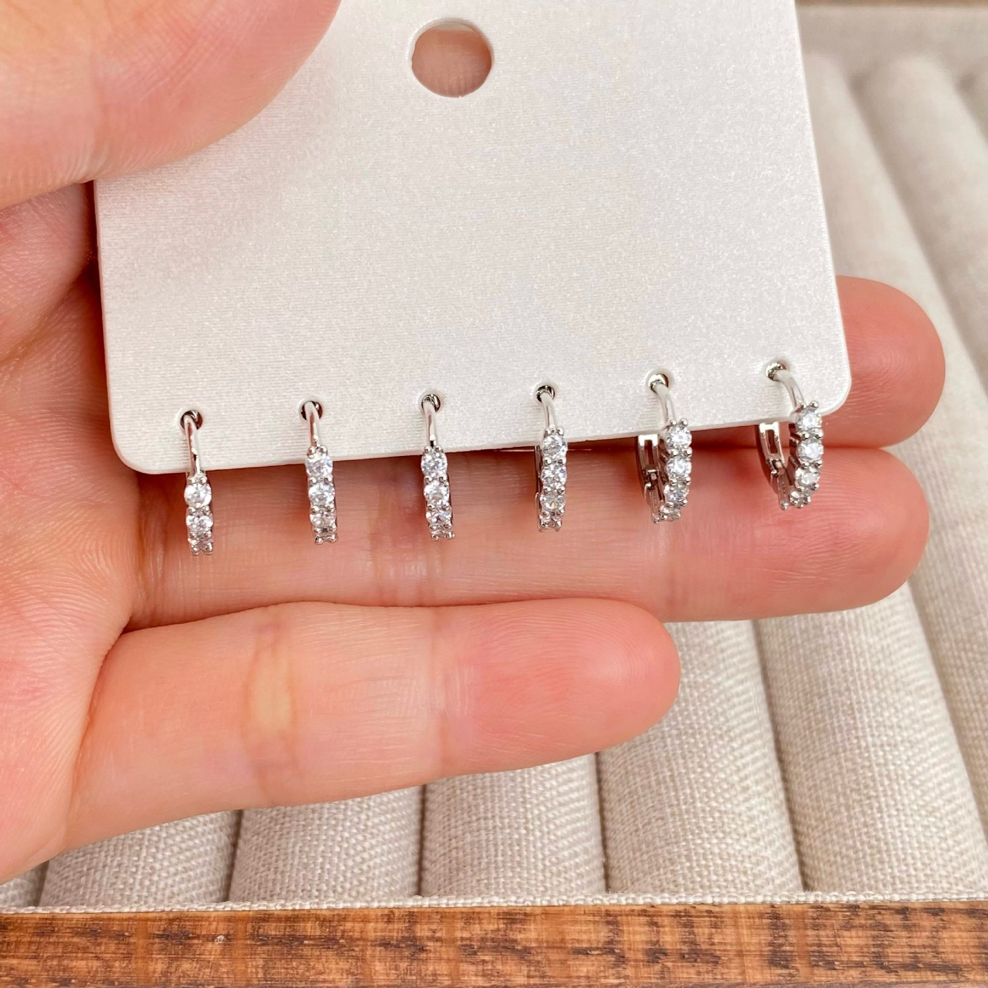 33# 실버 마이크로 상감 지르콘 귀걸이 1.2cm 3쌍