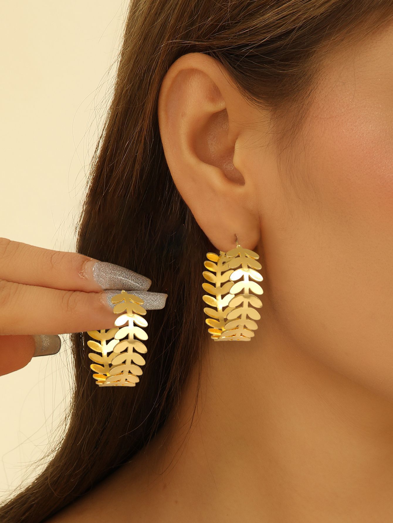 Joyas transfronterizas europeas y estadounidenses de verano aretes de alto nivel de estilo francés aretes de geometría huecos de línea metálica