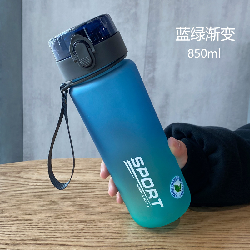 Cassino esmerilado deportes taza de agua portátil de plástico taza para hombres y mujeres creativo estudiante portátil hervidor con tapa espacio taza