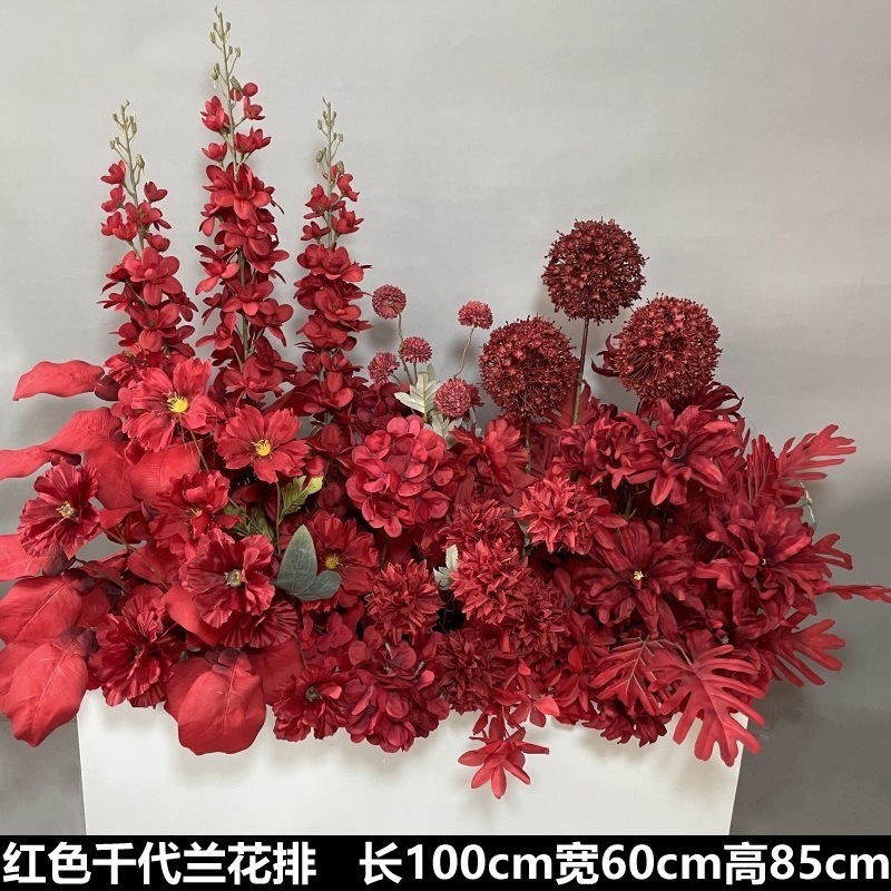 Flor de la boda de la flor Chiyeya rosa roja fila de orquídeas fila de flores bosque escena de compromiso decoración de la boda fondo de decoración