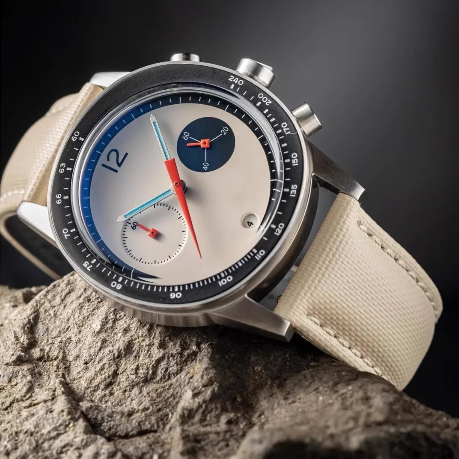 New niche-style women's watch