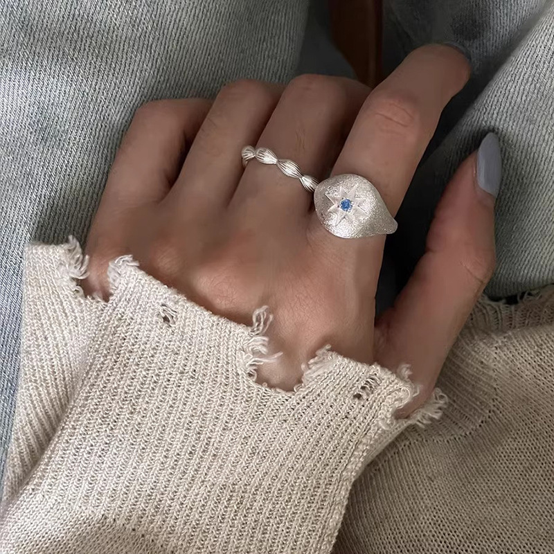 NEW Handcrafted Gold Carving Craft Ring For Women Brushed Eight-Pointed Star Ultra Shiny Niche High-End Light Luxury_voghion.com