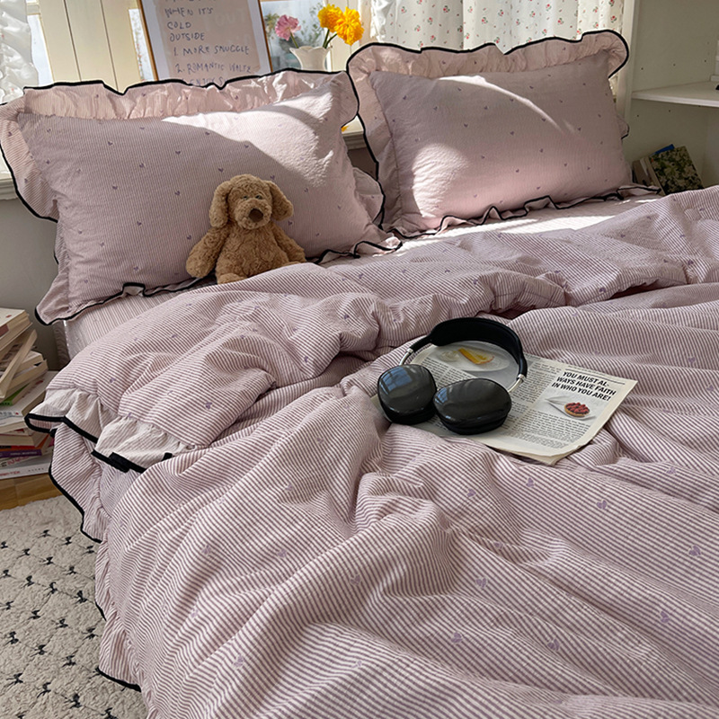 Pequeña cama de edredón de verano de hilo de doble capa fresca de cuatro piezas de ropa de cama de verano funda de edredón de encaje funda de cama de algodón lavado