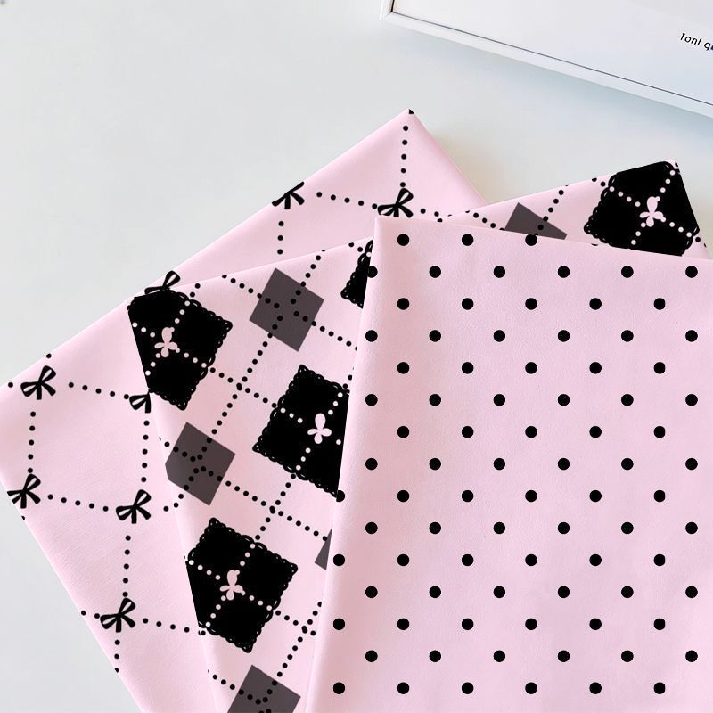 Korean-Style Instagram-Inspired Sweet and Cool Pink and Black Color-Blocking Tablecloth, High Aesthetic Value, Full-Cover Velvet Tablecloth for Bedroom and Dormitory